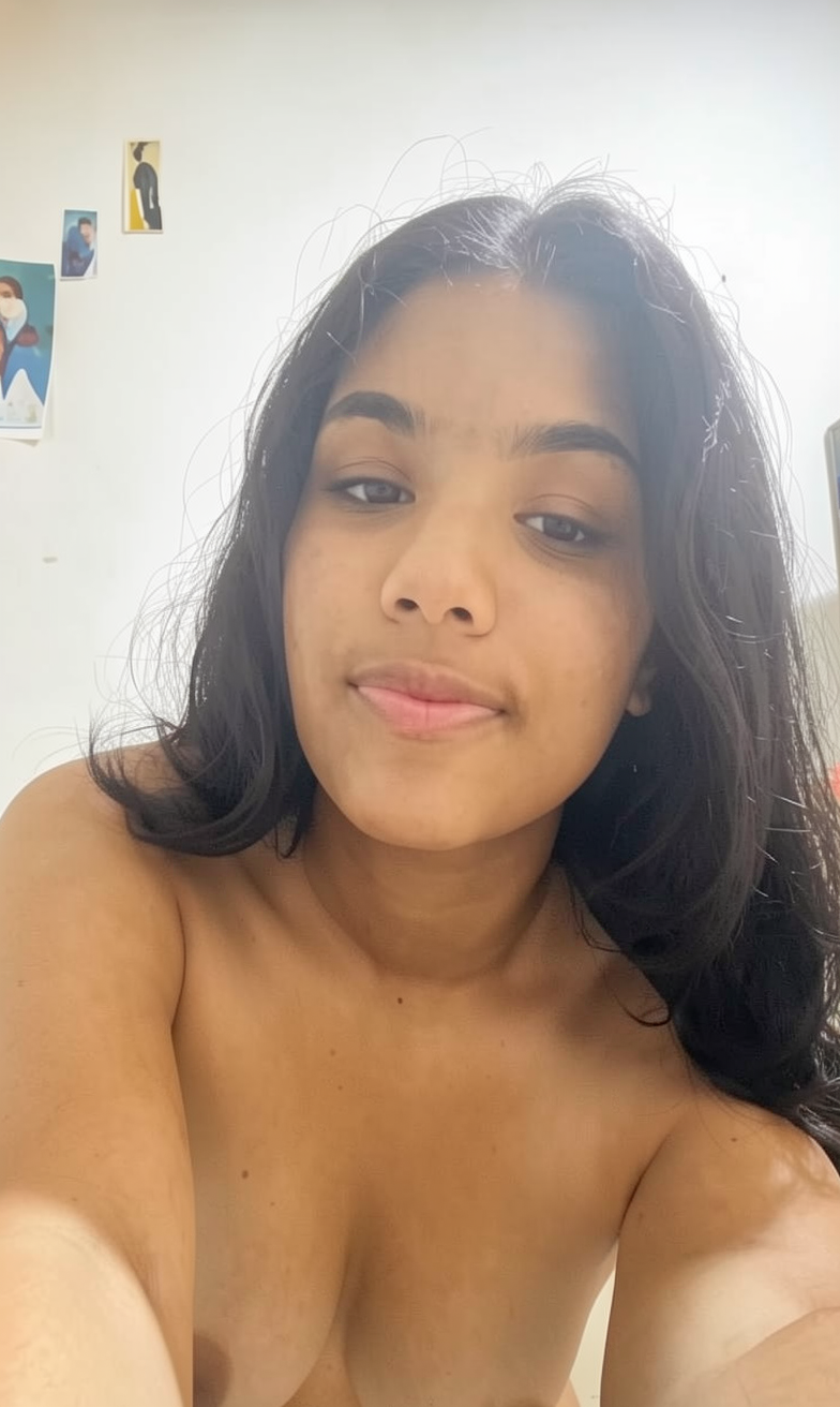 Giveme diferent angle of selfy. Natural