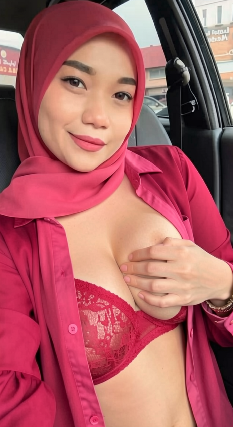 she lifted her right hand, uncovering her breast