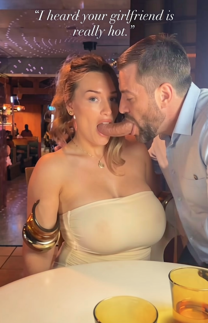 gola je i konobar stoji pored nje i gura joj svoj veliki kurac u usta